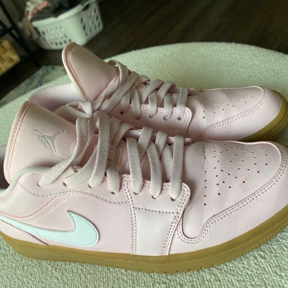 COPY - Air Jordan 1 Low 'Arctic Pink Gum' - Picture 5 of 5